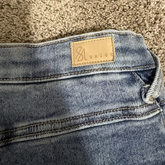 Saige Jeans - Picture 5 of 5